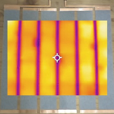 新素材の熱源に電流を流したPIP写真です